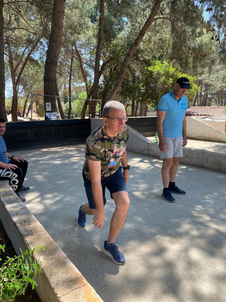 Aj ti sad falij pored meštra